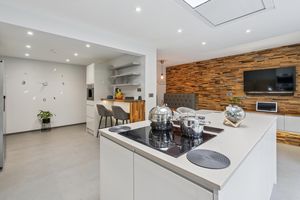 Kitchen- click for photo gallery